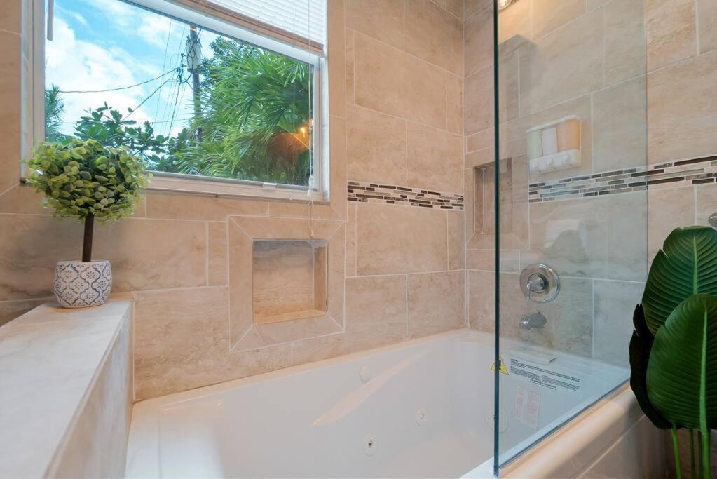 Garden Oasis In Flamingo Park Apartment West Palm Beach Exterior photo